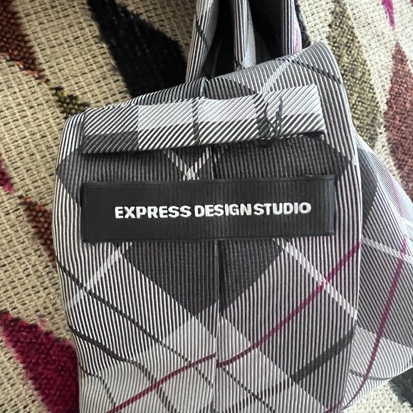 Express Silk Tie - Picture 2 of 3